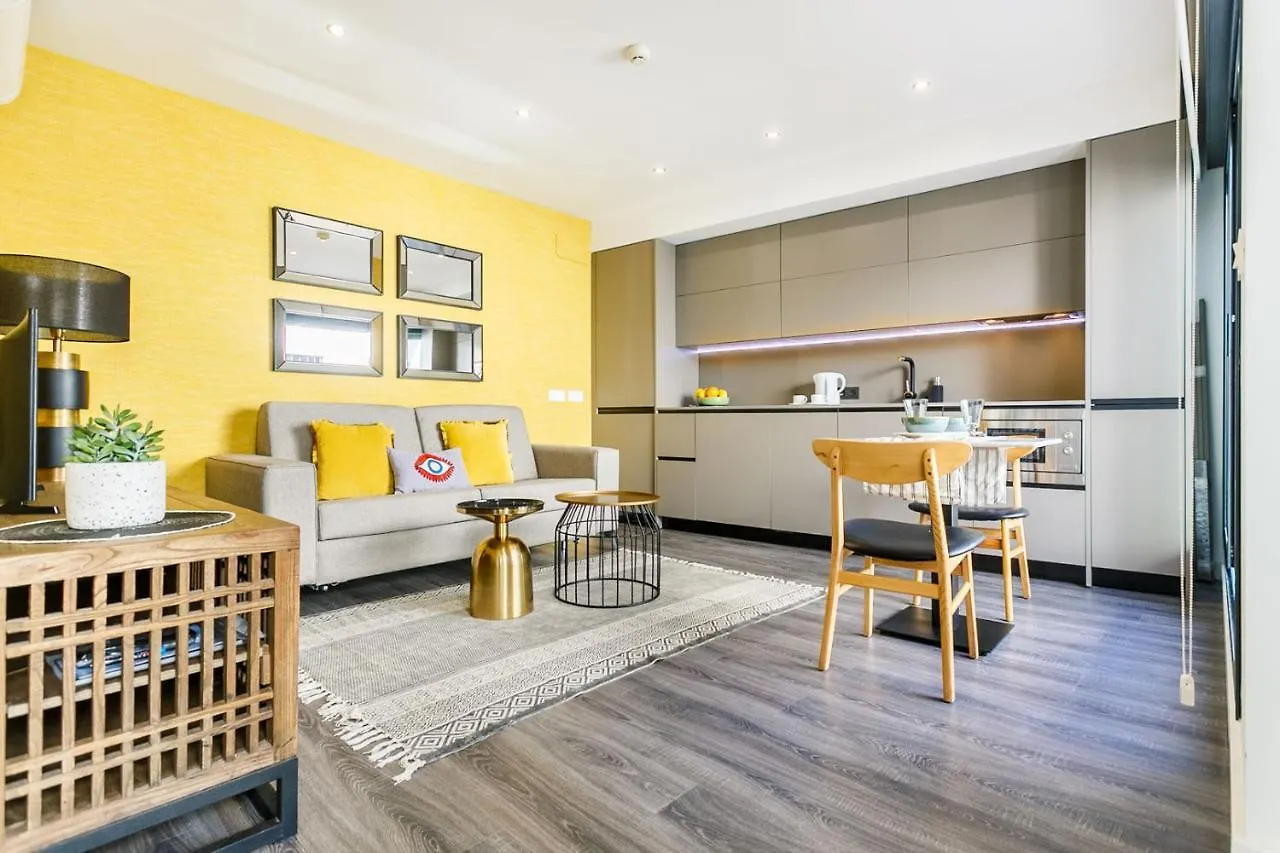 Precioso Atico De Diseno, Gran Terraza De 35 M2 Y De 16 M2 Y Garaje En Pleno Centro Apartment Seville Spain
