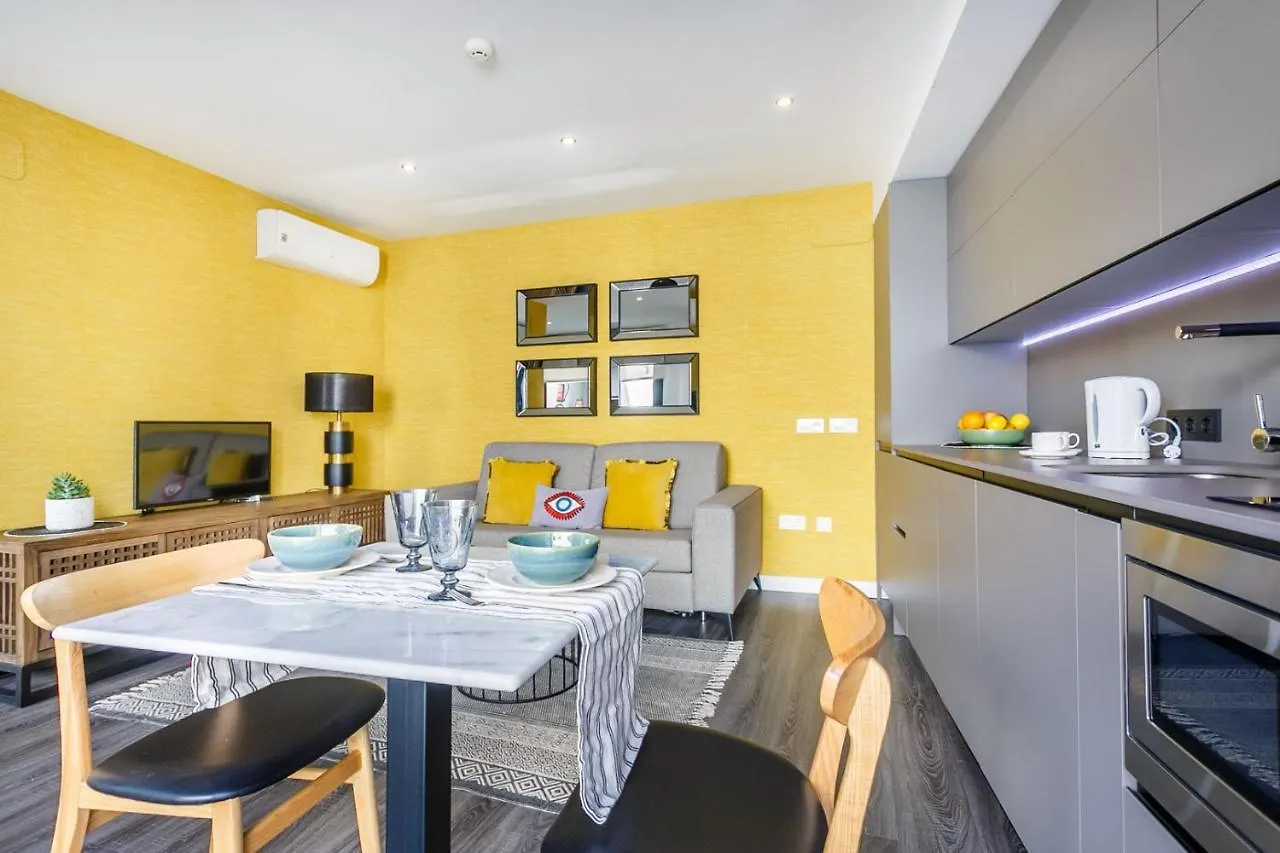 Precioso Atico De Diseno, Gran Terraza De 35 M2 Y De 16 M2 Y Garaje En Pleno Centro Apartment Seville