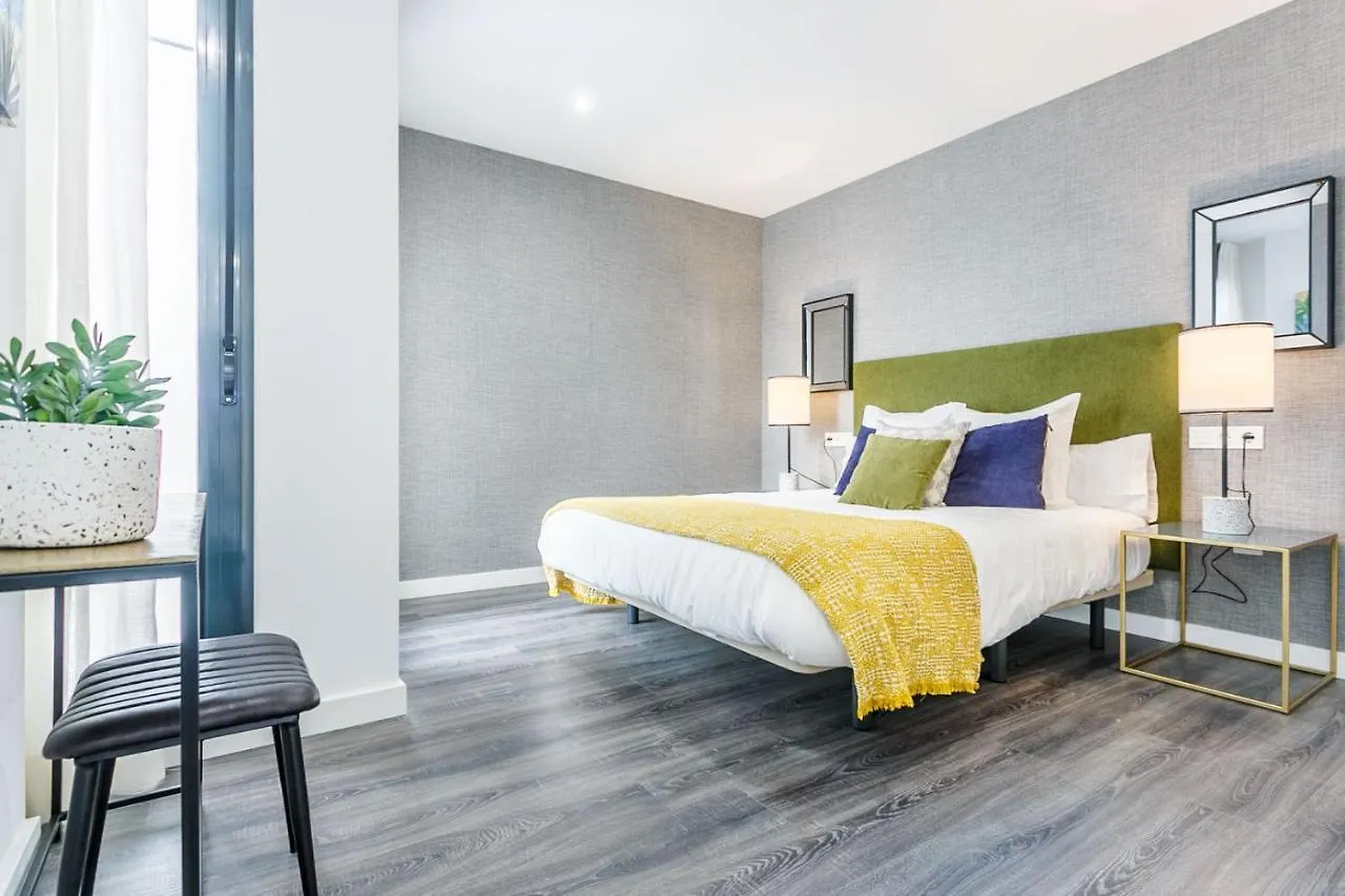 Precioso Atico De Diseno, Gran Terraza De 35 M2 Y De 16 M2 Y Garaje En Pleno Centro Apartment Seville