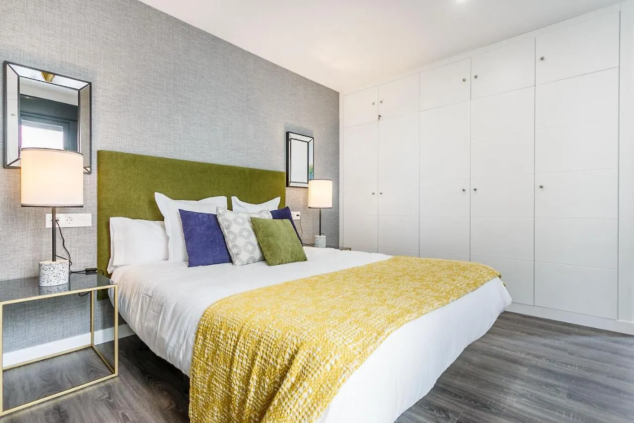 Precioso Atico De Diseno, Gran Terraza De 35 M2 Y De 16 M2 Y Garaje En Pleno Centro Apartment Seville