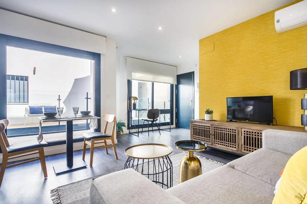 Precioso Atico De Diseno, Gran Terraza De 35 M2 Y De 16 M2 Y Garaje En Pleno Centro Apartment Seville 0*,  Spain